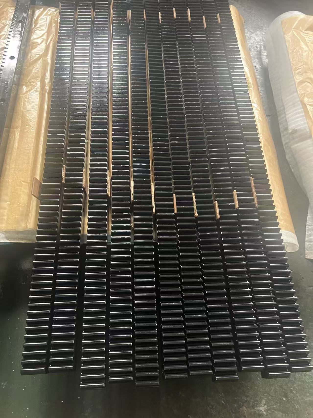 齿轮齿条传动施工升降机的超载检测保护装置